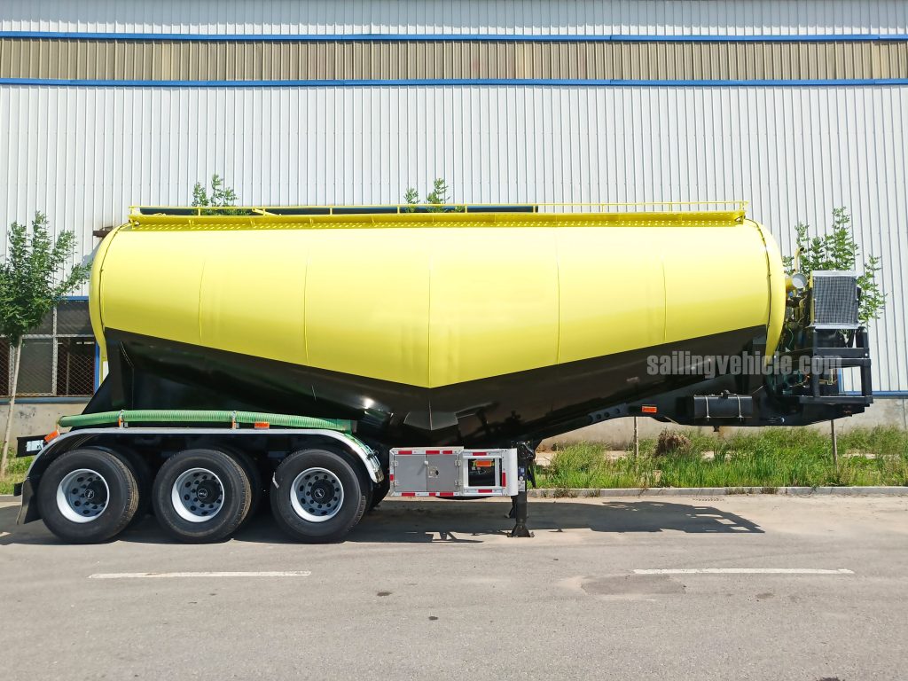 45m³ 3-axle V-shaped Bulk Cement Tank