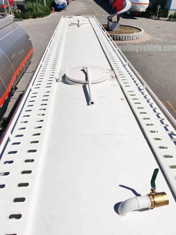 granular-material-deliver-tank