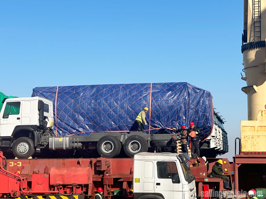Preparing the tank trailer for sea freight