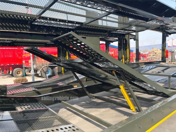 car-deliver-semitrailer-logistics
